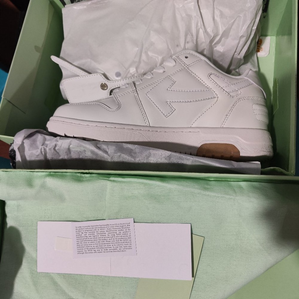 OFF-WHITE Out Of Office OOO Low Tops Triple White Size 41